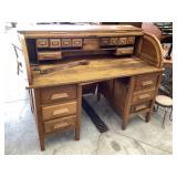 Roll top desk disassembles for easier hauling