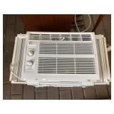 Perfect aire air conditioner looks new