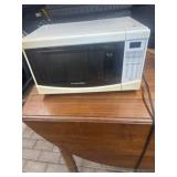 Microwave 18 x 11 1/2 x 10 1/2
