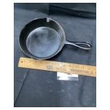 Cast-iron skillet number 8.5