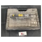 Ratcheting screwdriver bit, and socket set