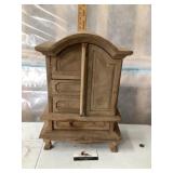 Jewelry box