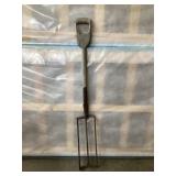 Tile spade