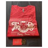 10 pig T-shirt, size extra large and $25 gift