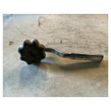 Snap on valve adjustment tool