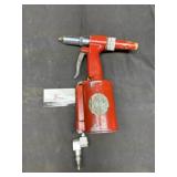 Air rivet gun