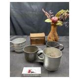 Decor and measuring cups