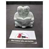 Isabell Bloom boy and girl reading