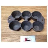 Cast-iron muffin pan