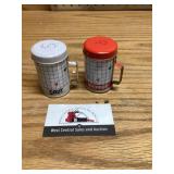 Salt and pepper shake