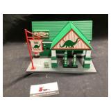 Sinclair Dino gasoline plastic gas station
