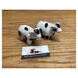 Cow salt and pepper shakers