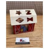 Barn shaped toy