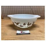 Pyrex mixing bowl number 443