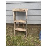 3 foot wooden step ladder