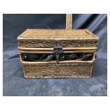 Wicker picnic basket