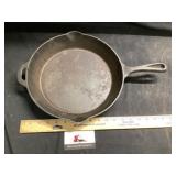 Cast-iron skillet camp Chef number 12