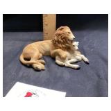 Lion lamb figures