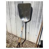 Aluminum grain scoop shovel