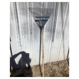 Leaf rake