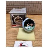 Keepsake magic holiday ornament