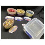 Sprayer nozzles in clear tote with lid