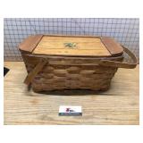 Wicker chicken picnic basket