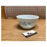 Pyrex mixing bowl number 402