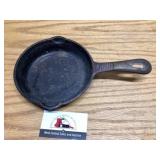 Cast-iron Medwin 6 1/2 inch skillet