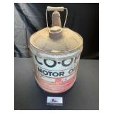 Coop motor oil can