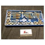 Tap and die set