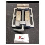 Central machinist vise