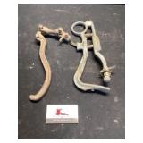 Piston ring groove cleaner and handle