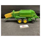 Bruder John Deere 690 baler