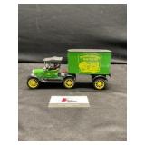 ERTL John Deere 1918 Fort Model T Runabout