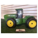 John Deere 8560