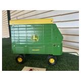 John Deere Wagon