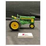John Deere 720
