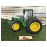 John Deere 7430