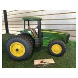 John Deere 8420