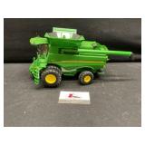 Ertl John Deere s960 combine