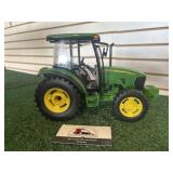 John Deere 5105M