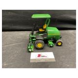 John Deere Lawn Groomer