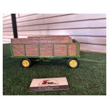 John Deere Wagon