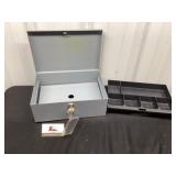 Cash drawer with key
