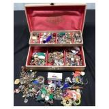 Jewelery box with jewelry