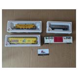 4 HO train cars (3 in original boxes)
