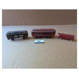 2 Narcissus Cast Iron Passenger Cars, Tin luggage