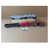 5 Lionel O gauge train cars/caboose