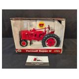 Ertl Case IH McCormick Farmall Super H Tractor